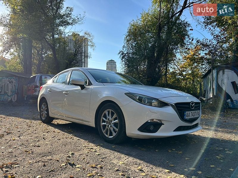 Седан Mazda 3 2016 в Києві