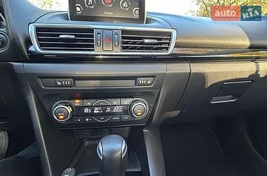 Седан Mazda 3 2016 в Києві
