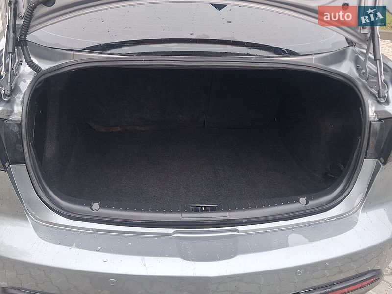 Седан Mazda 3 2011 в Івано-Франківську