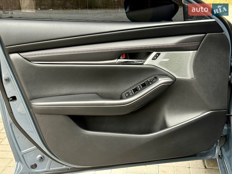 Седан Mazda 3 2023 в Дніпрі