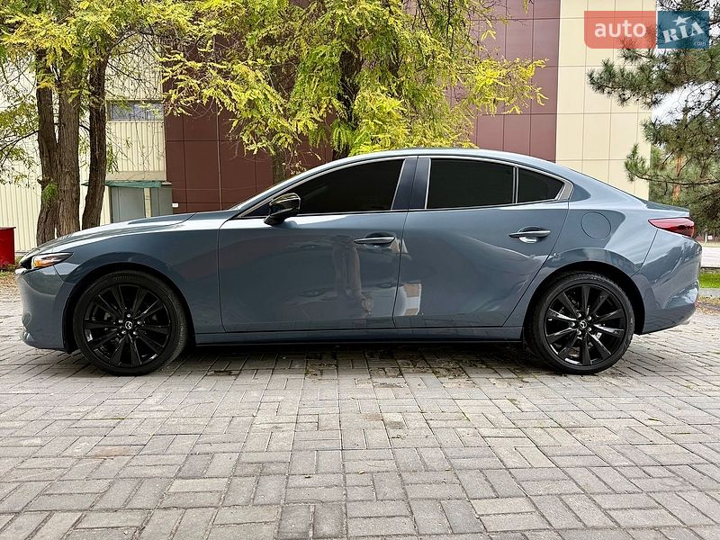 Седан Mazda 3 2023 в Дніпрі