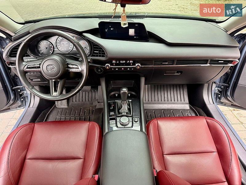 Седан Mazda 3 2023 в Дніпрі
