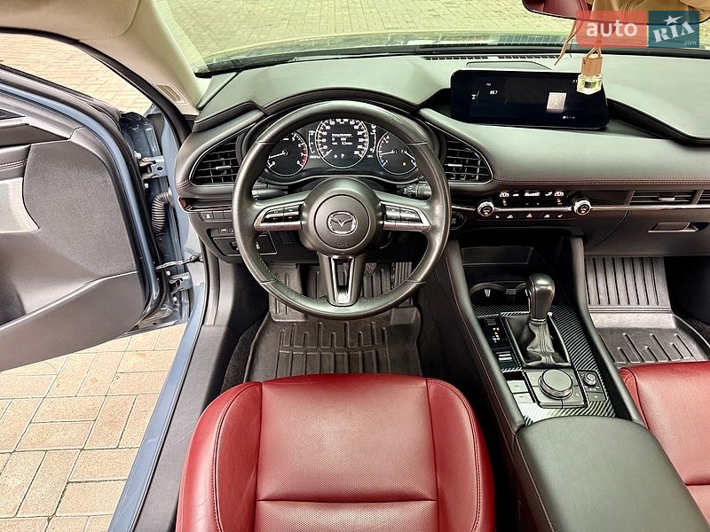 Седан Mazda 3 2023 в Дніпрі
