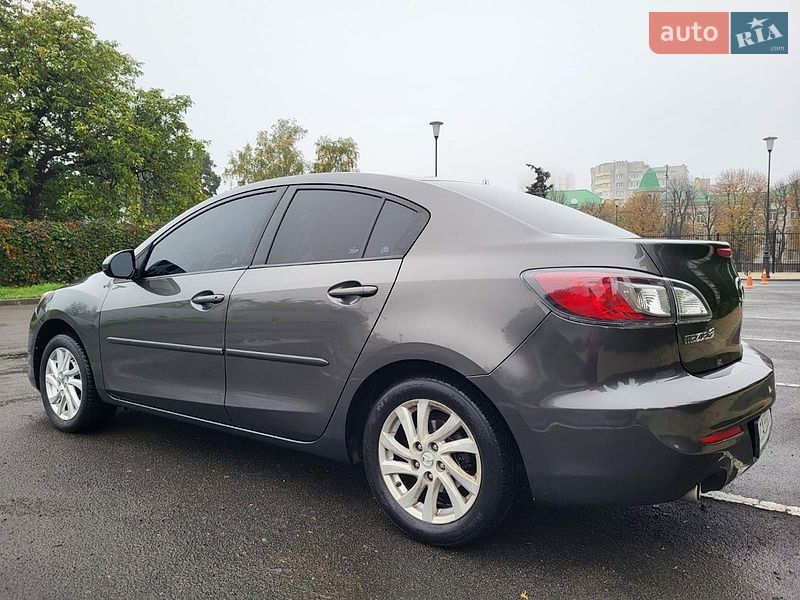 Седан Mazda 3 2011 в Черкассах