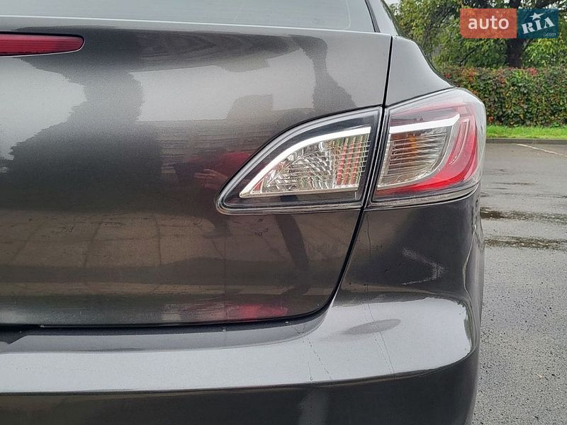 Седан Mazda 3 2011 в Черкассах