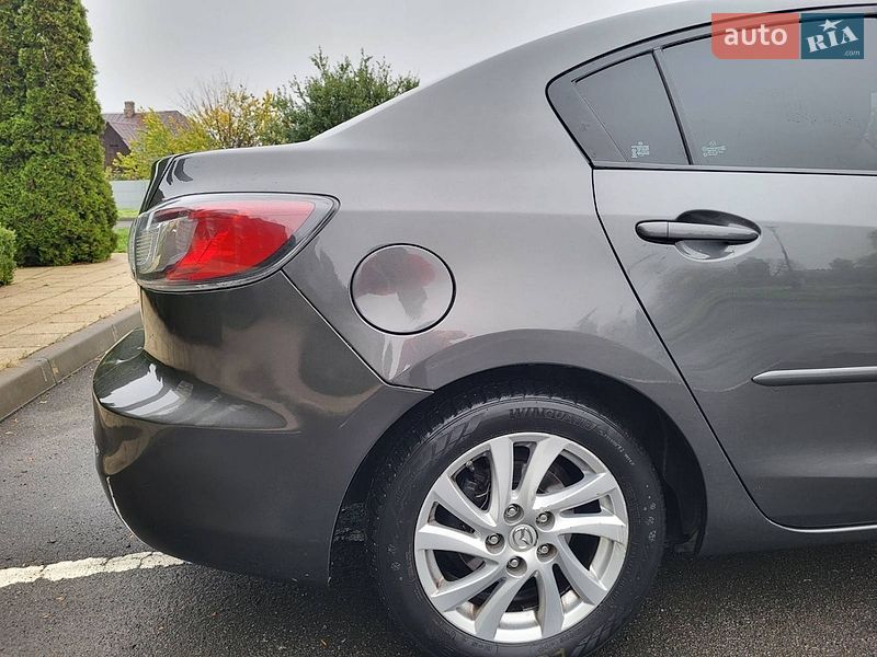 Седан Mazda 3 2011 в Черкассах