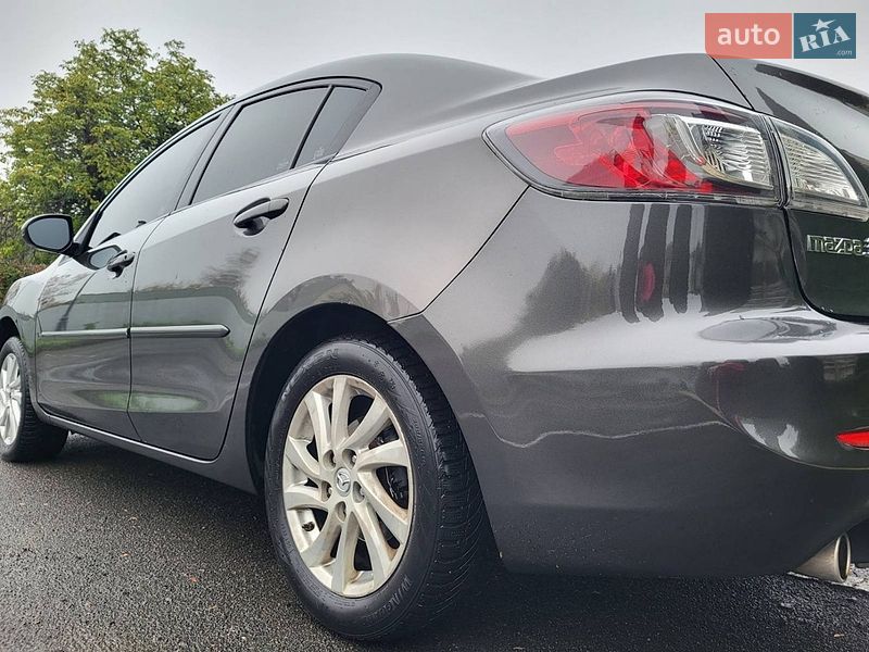 Седан Mazda 3 2011 в Черкассах