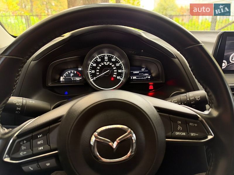 Хэтчбек Mazda 3 2018 в Днепре