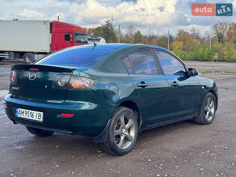Седан Mazda 3 2005 в Коростене