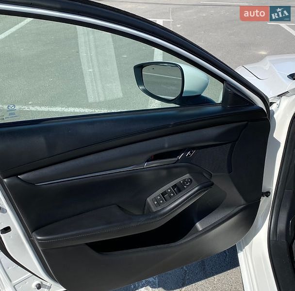 Седан Mazda 3 2023 в Кам'янець-Подільському