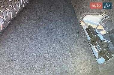 Седан Mazda 3 2023 в Кам'янець-Подільському