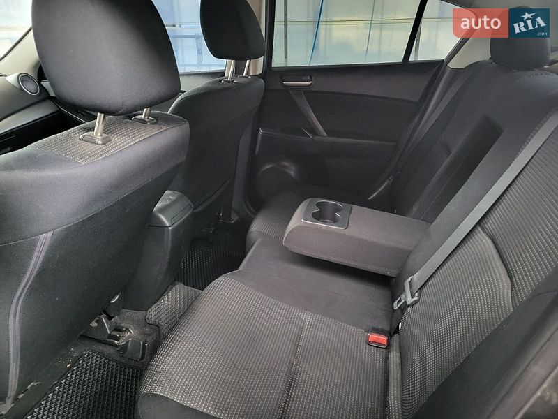 Седан Mazda 3 2011 в Черкассах