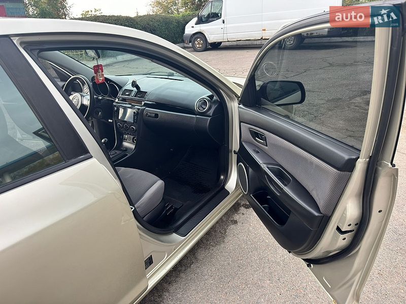 Хэтчбек Mazda 3 2007 в Днепре