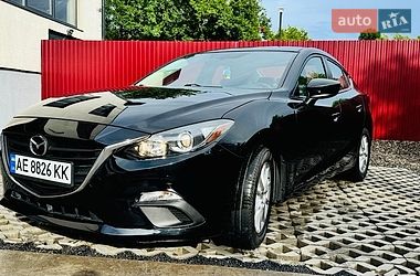 Седан Mazda 3 2015 в Бурштыне