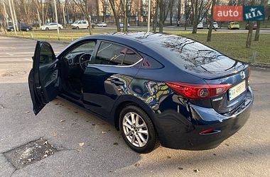 Седан Mazda 3 2015 в Киеве