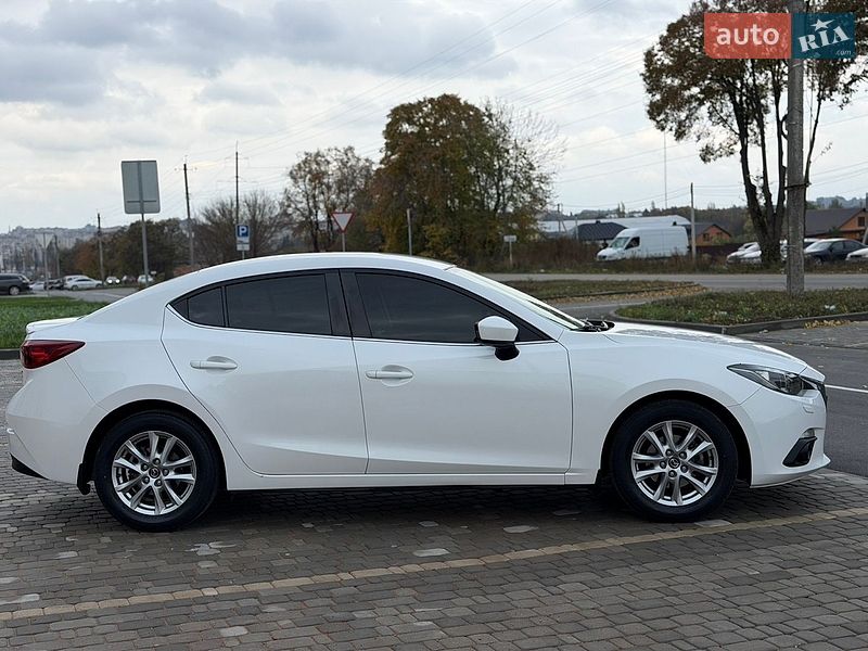Седан Mazda 3 2014 в Виннице