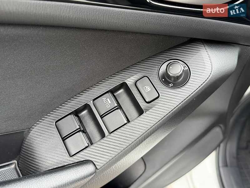 Седан Mazda 3 2014 в Виннице