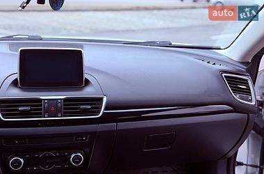 Седан Mazda 3 2014 в Виннице