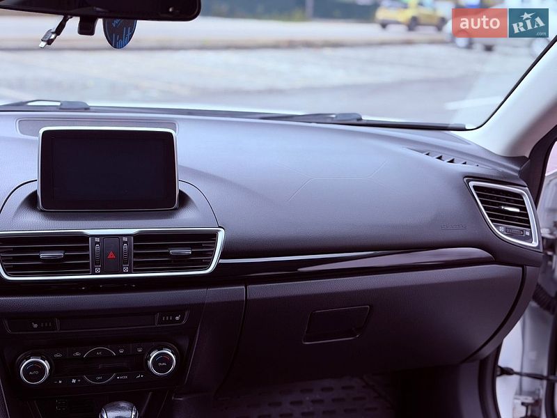 Седан Mazda 3 2014 в Виннице