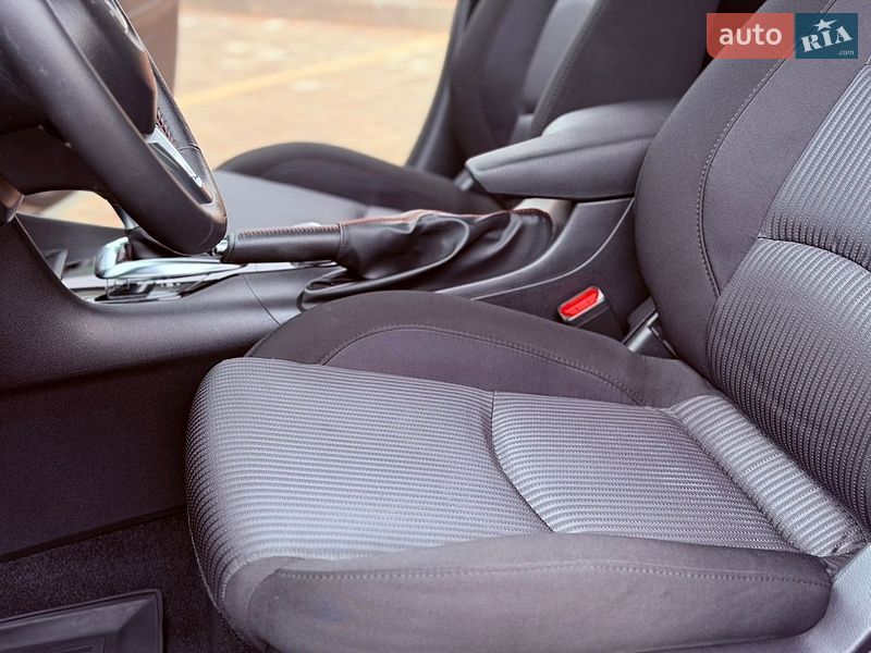Седан Mazda 3 2014 в Виннице