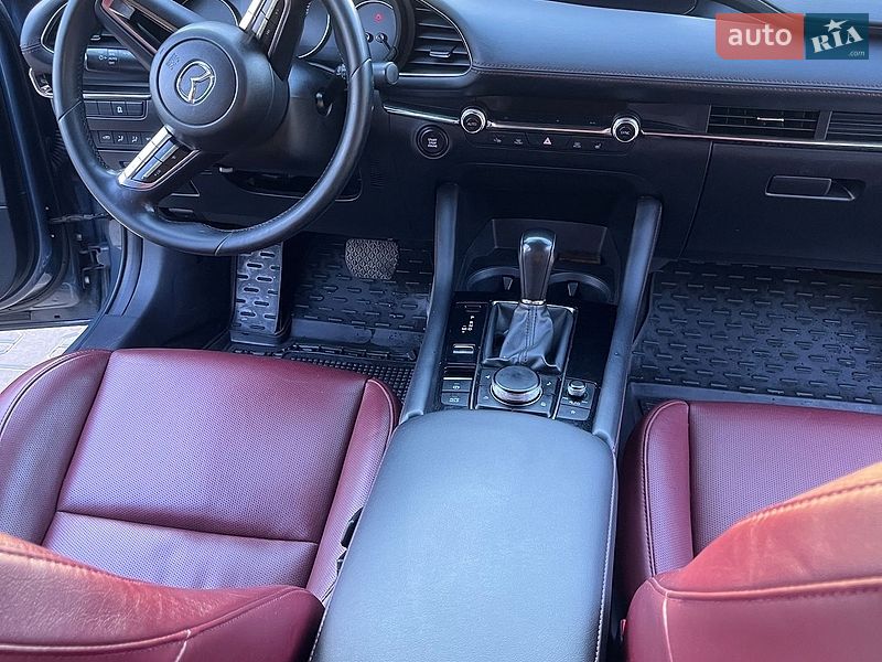 Седан Mazda 3 2022 в Стрые