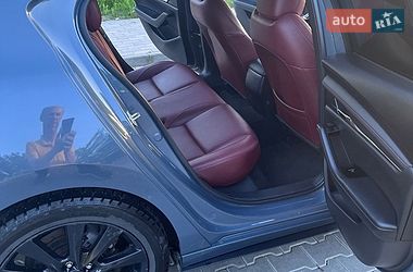 Седан Mazda 3 2022 в Стрые