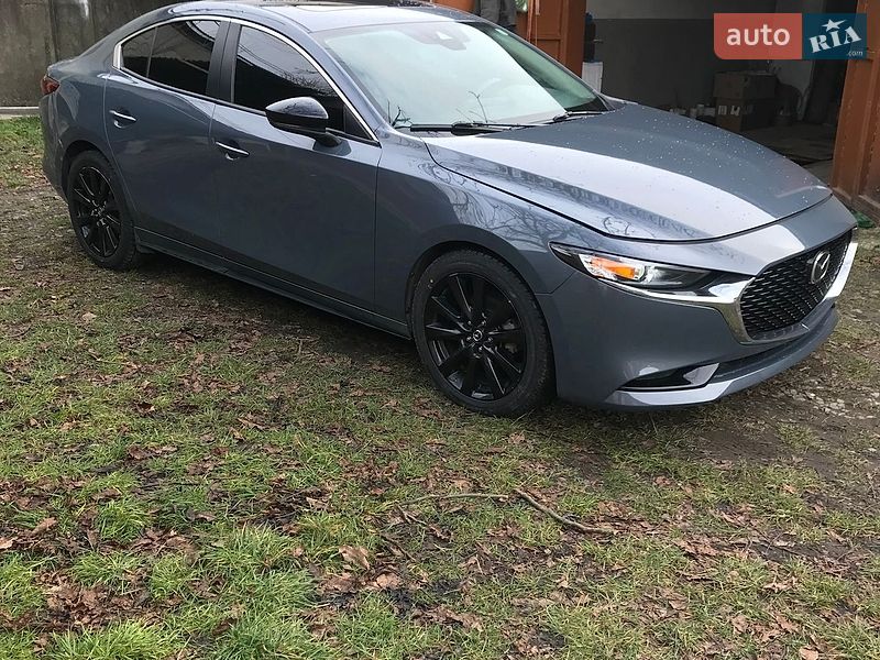 Седан Mazda 3 2022 в Стрые