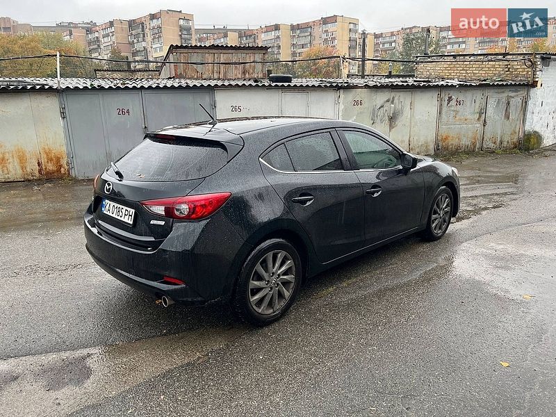 Хэтчбек Mazda 3 2018 в Киеве