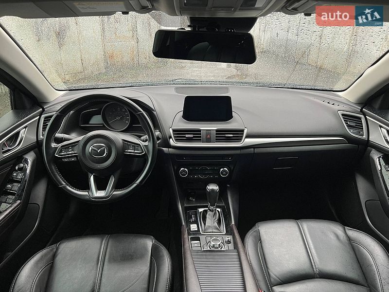 Хэтчбек Mazda 3 2018 в Киеве