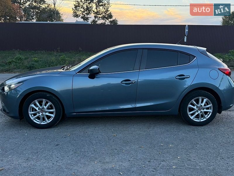 Хэтчбек Mazda 3 2015 в Полтаве