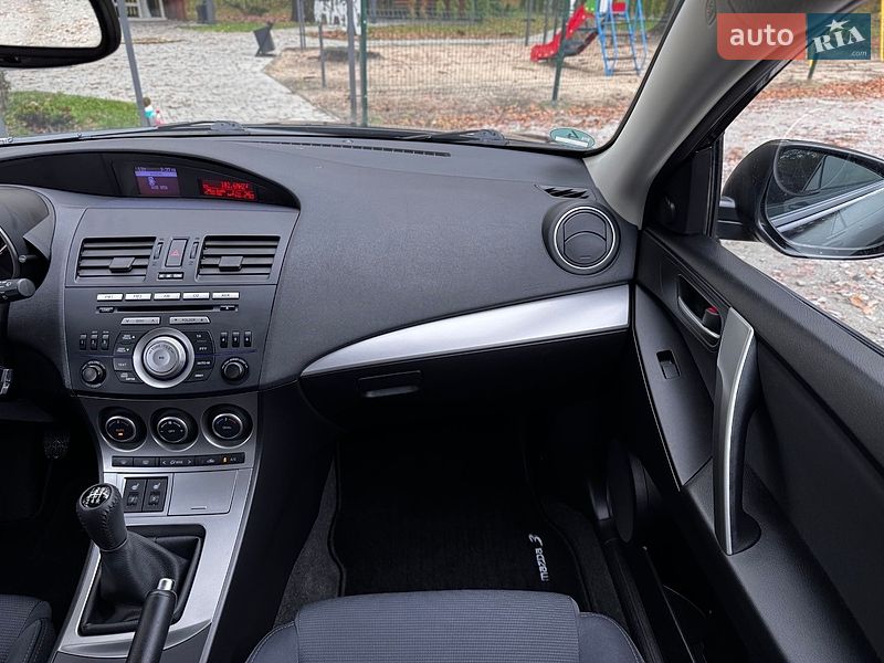 Хэтчбек Mazda 3 2010 в Виннице