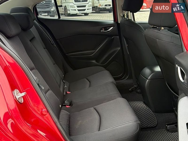Седан Mazda 3 2013 в Черкассах