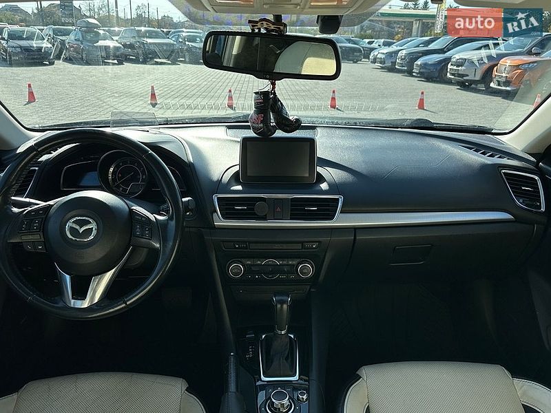 Седан Mazda 3 2014 в Івано-Франківську