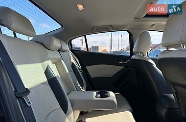 Седан Mazda 3 2014 в Івано-Франківську