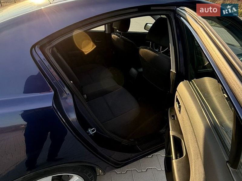 Седан Mazda 3 2005 в Чернівцях