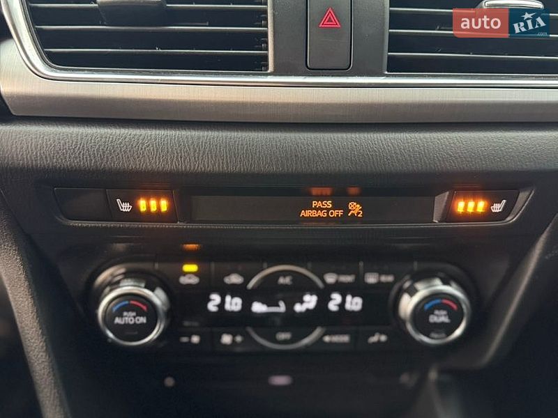 Хетчбек Mazda 3 2014 в Дніпрі