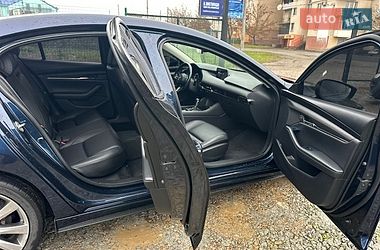 Седан Mazda 3 2019 в Ивано-Франковске