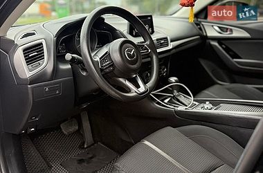 Седан Mazda 3 2017 в Києві