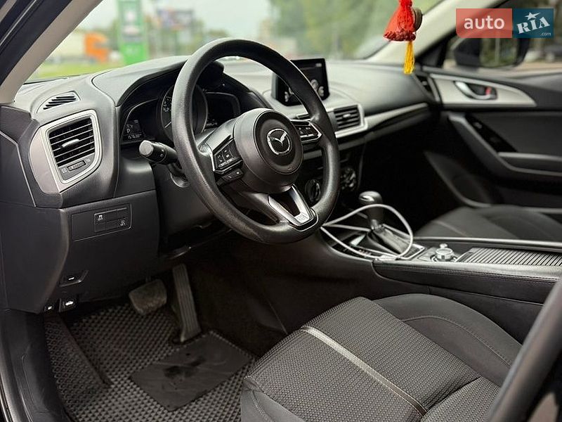 Седан Mazda 3 2017 в Києві