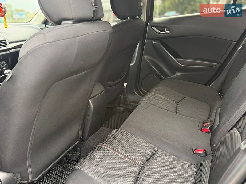 Седан Mazda 3 2017 в Києві