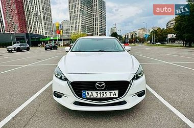 Седан Mazda 3 2016 в Вишгороді