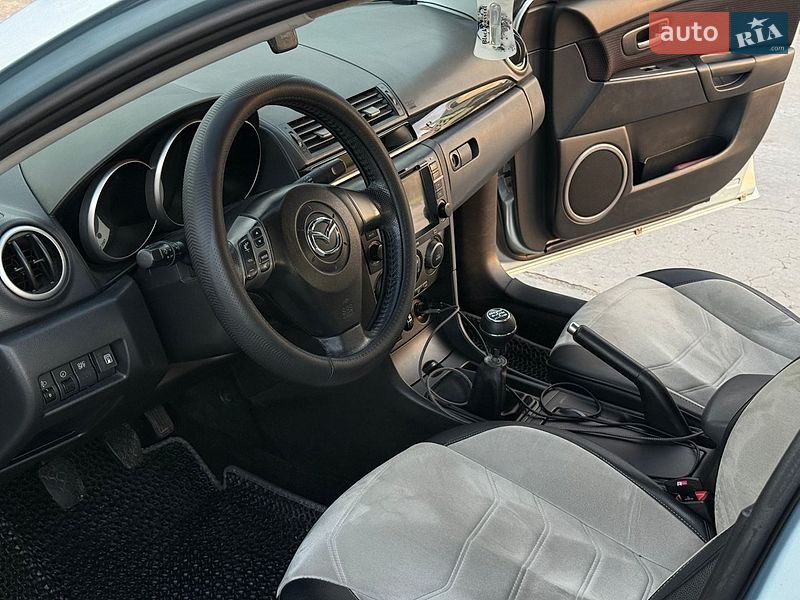 Седан Mazda 3 2007 в Первомайске