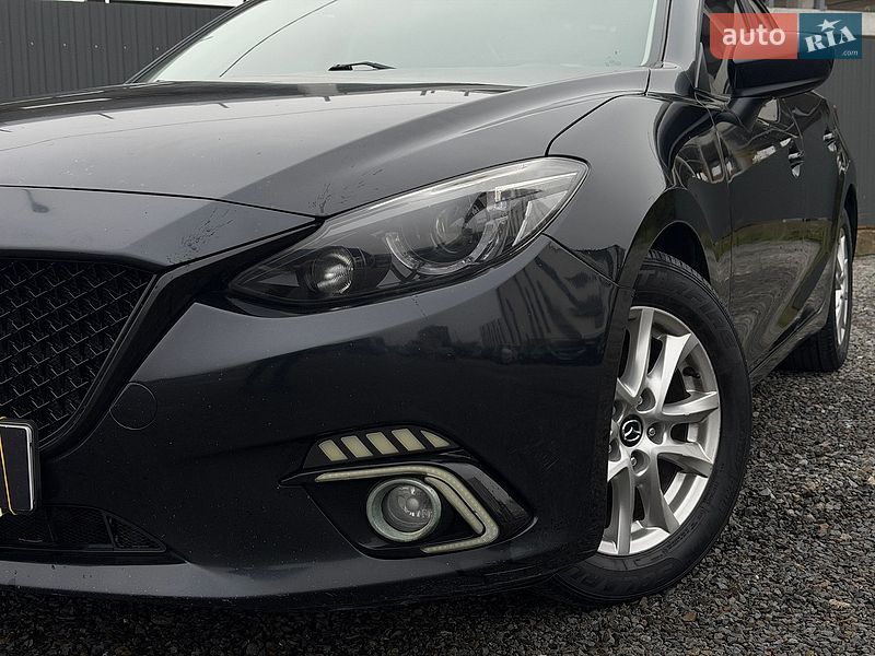 Седан Mazda 3 2014 в Львове