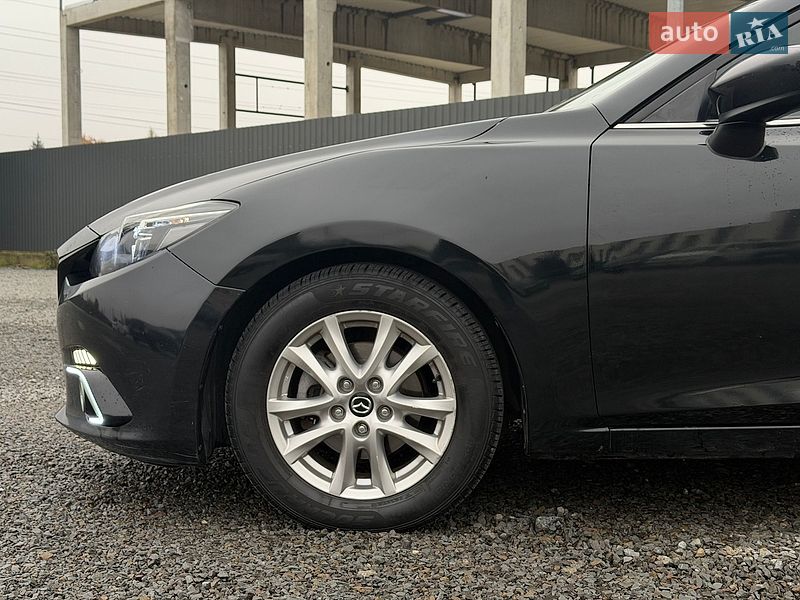 Седан Mazda 3 2014 в Львове