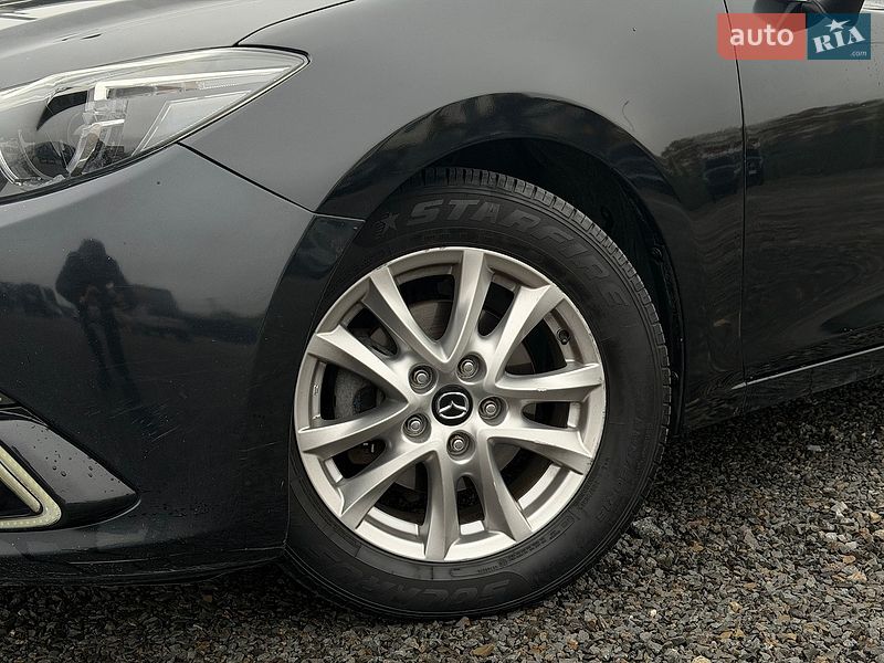 Седан Mazda 3 2014 в Львове
