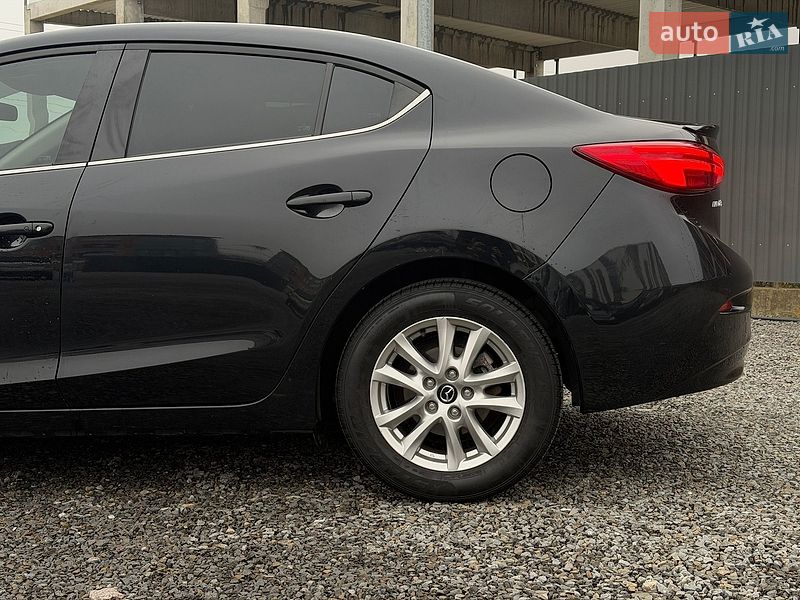 Седан Mazda 3 2014 в Львове