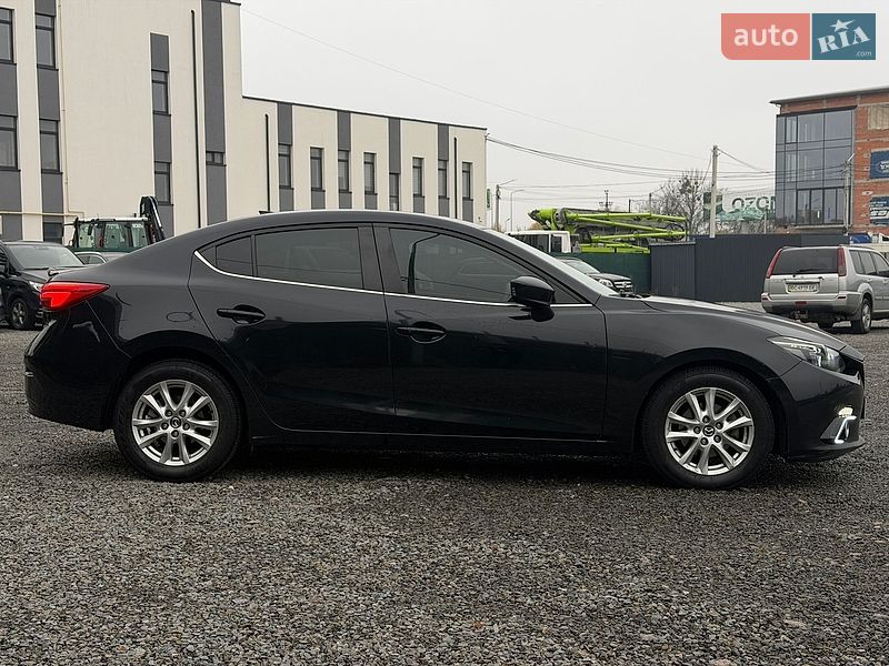 Седан Mazda 3 2014 в Львове