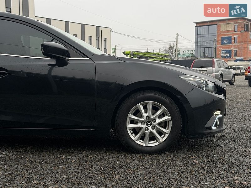 Седан Mazda 3 2014 в Львове