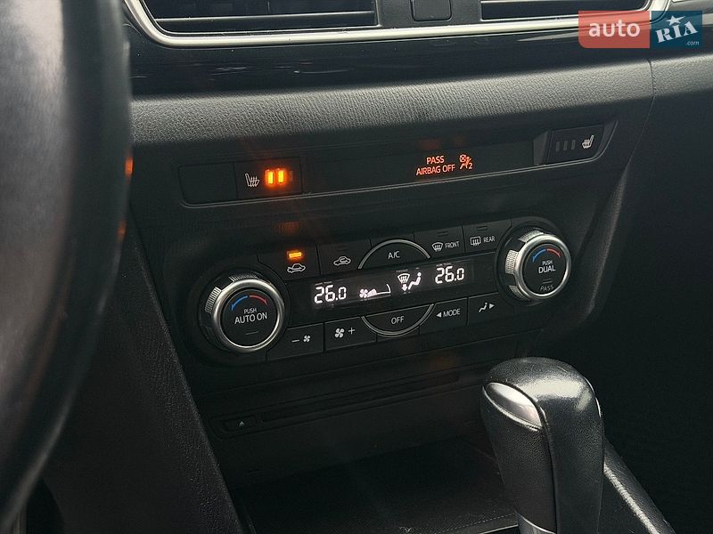 Седан Mazda 3 2014 в Львове