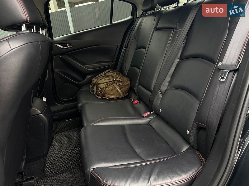 Седан Mazda 3 2014 в Львове